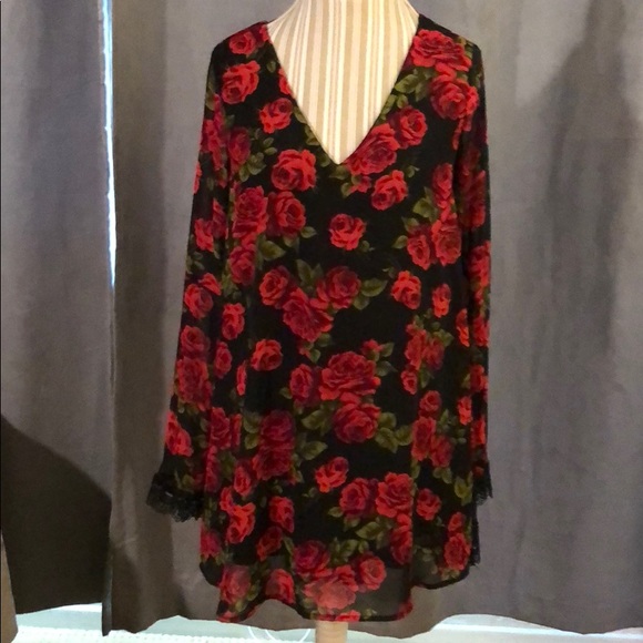 Forever 21 Dresses & Skirts - Rose Print Forever21 Minidress- EUC- Size Large!